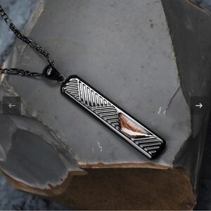 HOLZKERN MEN’s DERIVATE NECKLACE
ZEBRAWOOD & BLACK